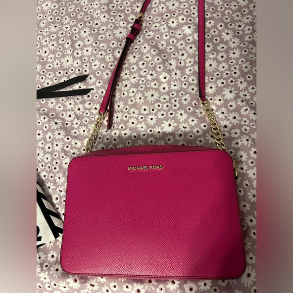 Michael kors crossbody bag - Picture 1 of 1